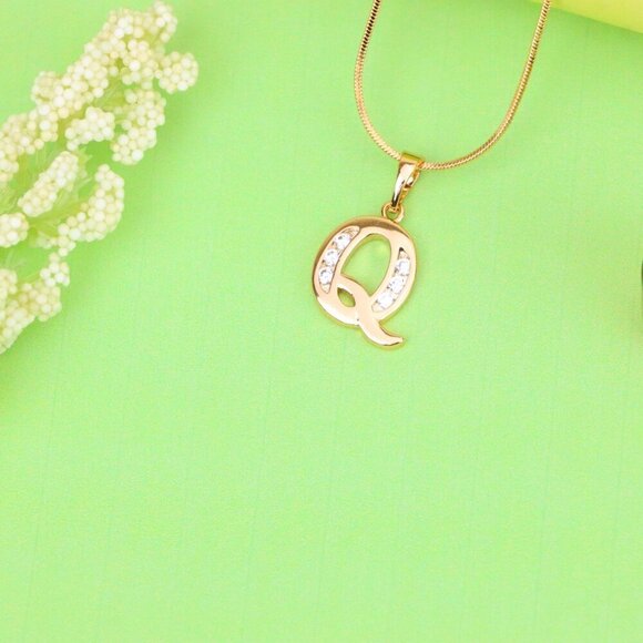 "Rose Gold Letter Q Pendant with Crystals – 18K Gold Plated Charm, XPPT1366 - Picture 4 of 13